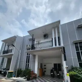 Rumah modern minimalis Full Furnish 2 Lt di Cluster Gumpang