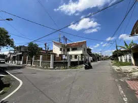 Rumah Hitung Tanah Jl Bunga Flamboyan Dkt Suhat Cocok untuk kos