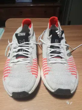 Preloved ADIDAS Pulseboost HD Ori, Size 44, COD Cijantung dsk