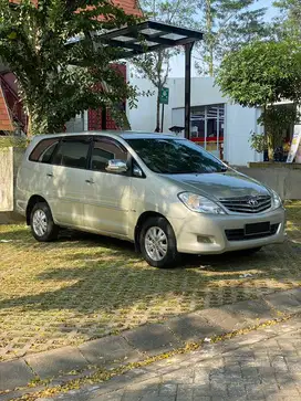 Toyota Innova 2.5 Tipe V Manual 2011