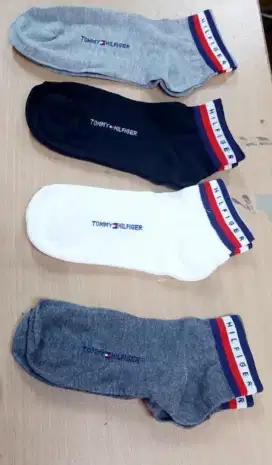Kaos Kaki Tommy
