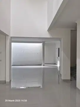 Rumah sudah renovasi, bagus di Kota Wisata, Cibubur