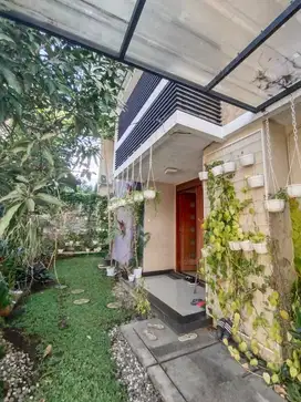 Rumah Nyaman Strategis di Cluster Puri Suryalaya Tengah Kota Bandung