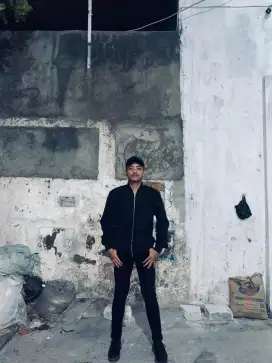 Mencari pekerjaan apa saja yang penting halal untuk keluarga