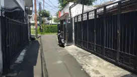 Rumah di kontrakan lingkungan komplek