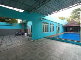 Rumah+kolam renang karanganyar