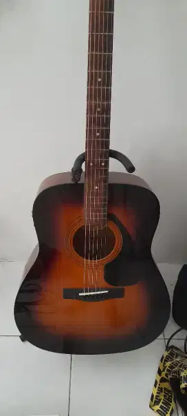 Gitar Yamaha F310 Original udah dipasangin preamp fishman