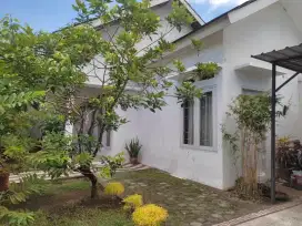Dijual rumah lokasi strategis, dekat Epicentrum Mall & RS Bio Medika