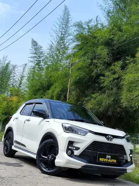 Raize GR TSS Two tone 2022 / 2023 at cvt automatic 1.0 turbo