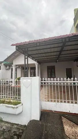 DIJUAL RUMAH CANTIK DEKAT MESJID MUSABIHIN