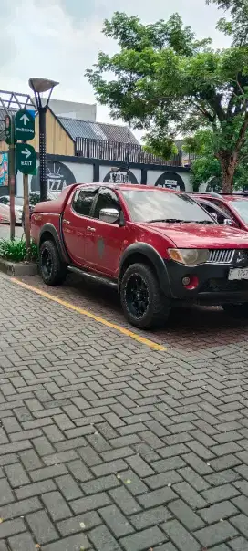 jual strada tridton gls 4x4