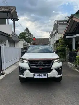 Toyota Fortuner VRZ TRD 2.4 AT 2019