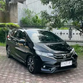 Honda Jazz RS 2017 A/T facelift
Low KM 15.000