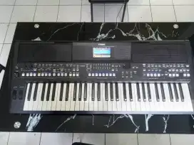 Yamaha PSR SX600 like new
