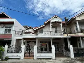 DISEWAKAN RUMAH 2 LANTAI STRATEGIS