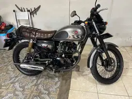 Kawasaki W175 Cafe Abu-Abu 2022 ISTIMEWA!!