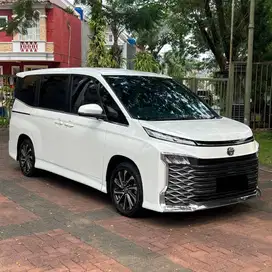 TOYOTA VOXY 2.0 TSS FACELIFT 2022
