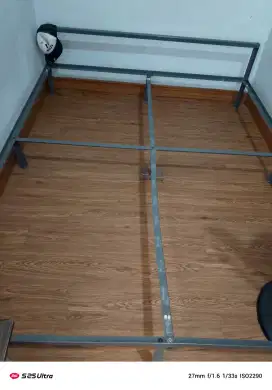 Rangka Tempat tidur besi ikea/Informa second