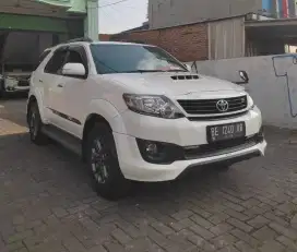 FORTUNER 2.5 VNT TRD MATIC DIESEL 2015