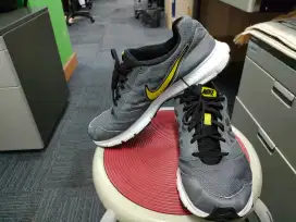 Sepatu Running Nike Casual Size 44