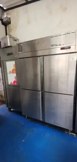Upright chiller Sanden intercool 4 pintu