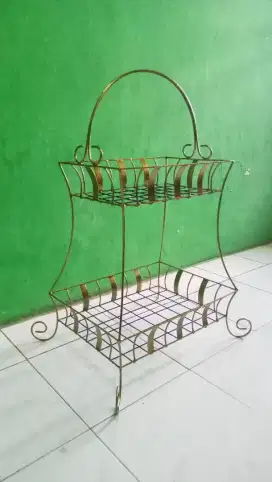Parcel besi model susun