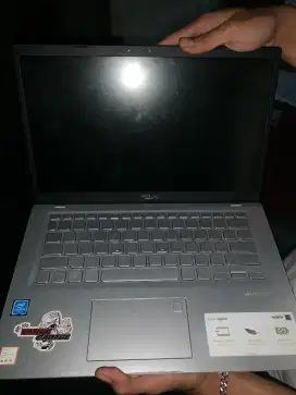 netobook Asus 4/256
