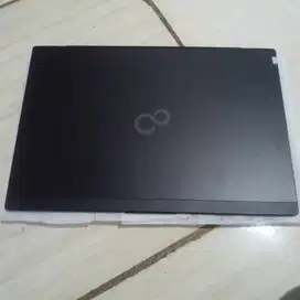Laptop Fujitsu Lifebook U939B-Corei5-8365U-GEN 8-RAM 4GB-SSD 128-Mulus