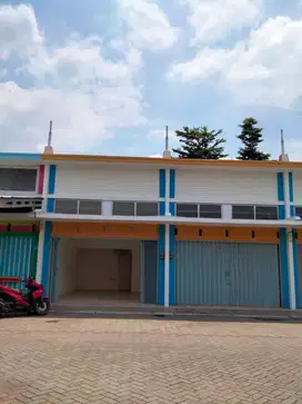 Kios Luas Dan Nyaman Strategis  Di Kawasan Perumahan Limus Pratama