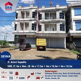 Ruko disewakan 3lt sdah full keramik dan halaman luas