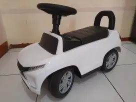 Mobil Accu Anak bisa dinaiki, ada pedal Gas nya