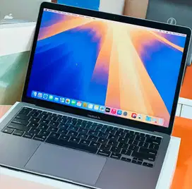 Macbook air M1 tahun 2020 ram 8gb SSD 256GB free box dan hardcase 1bln