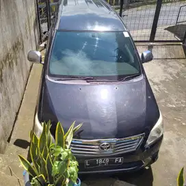 Toyota Kijang Innova 2012 Bensin