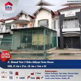 ruko hadap jalan utama - ukuran lebar dan full keramik
