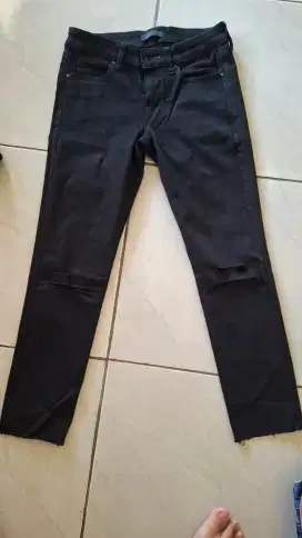 Celana Wanita Uniqlo