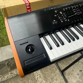 SYNTHESIZER KORG KRONOS 2 88 KEYS - LIKE NEW