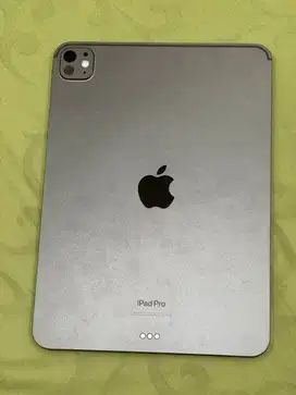 iPad Pro M4 11 inch 256gb ex iBox ; battery health 100
