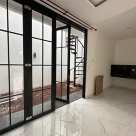 Rumah cluster Jagakarsa,strategis pinggir jalan free Biaya surat