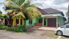 RUMAH DENGAN LUAS TANAH 588 METER PERSEGI DI DAERA PIYUNGAN