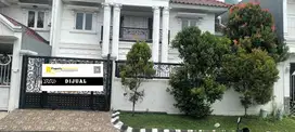 DIJUAL RUMAH PURI SURYA JALAN UTAMA DEKAT MCD