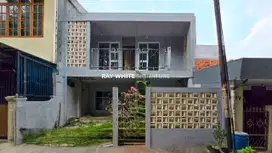 Dijual Rumah Kost Siap Renovasi  3 Lantai  Di Bendungan Hilir