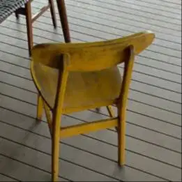 Jual Kursi Kuning (Bekas Cafe)