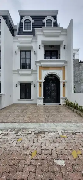 Dijual Rumah American Classic Di Kebagusan Jakarta Selatan