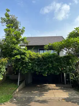 RUMAH CANTIK CLUSTER 2 LANTAI DI NOUVELLE TOWNHOMES BINTARO JAKSEL