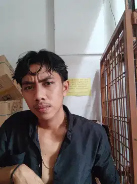 Apa saja yg penting halal, yg bisa gaji mingguan