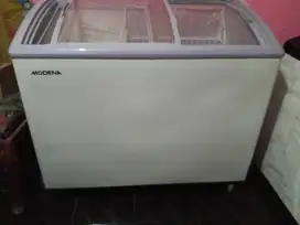Frezer modena,300L pemakaian 7 th