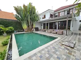 VILLA HENDRA FOR SALE IN BUDUK BALI