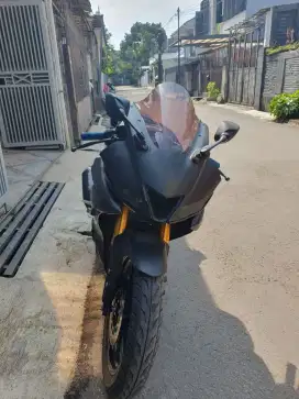 Yamaha R15 hitam 2021 km.low 7000 an (cash kredit tuker tambah)