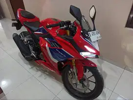 DIJUAL SANTAI MOTOR CBR 150R TRICOLOR , MULUS, PEMAKAIAN SENDIRI !!!