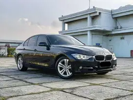BMW 320i F30 Sport 2.0 AT 2014